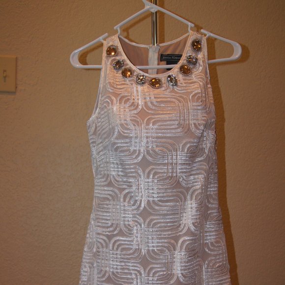 Jessica Howard Dresses & Skirts - Jessica Howard Taupe Lace Overlay Dress